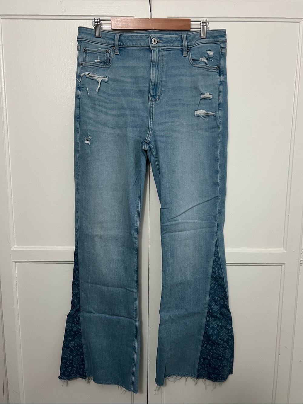 American Eagle AE Next Level Super High-Waisted Flare Jean | 14 Long - EUC